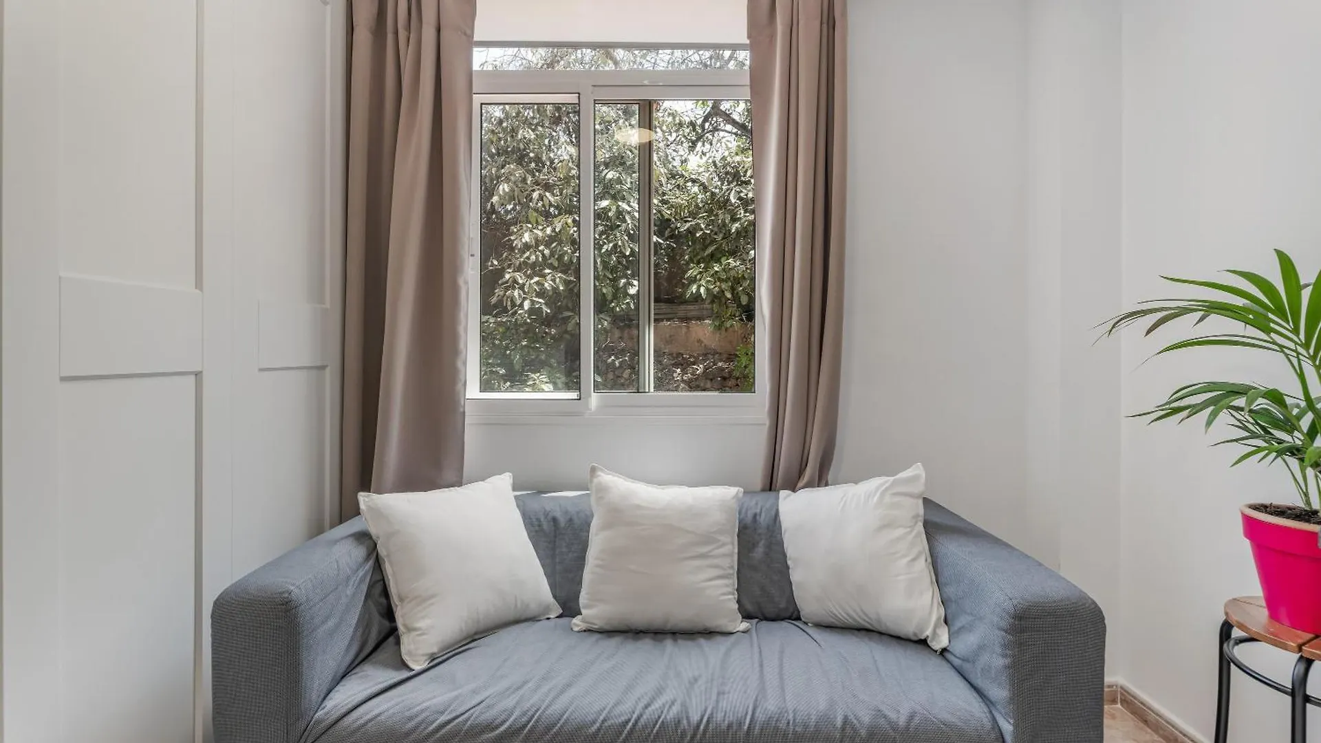 Estudio Rebe Tazacorte 0*,  Spain